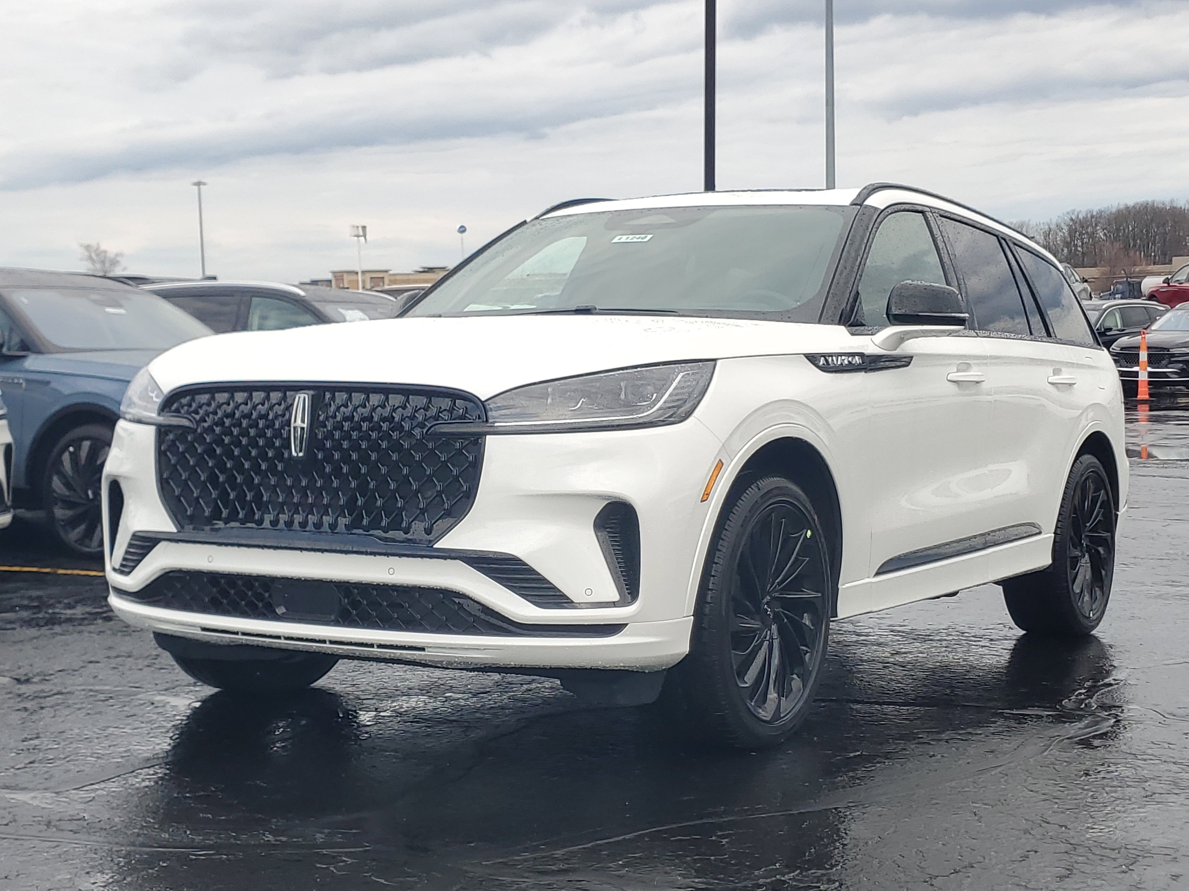 New 2026 Lincoln Aviator Reserve image 2