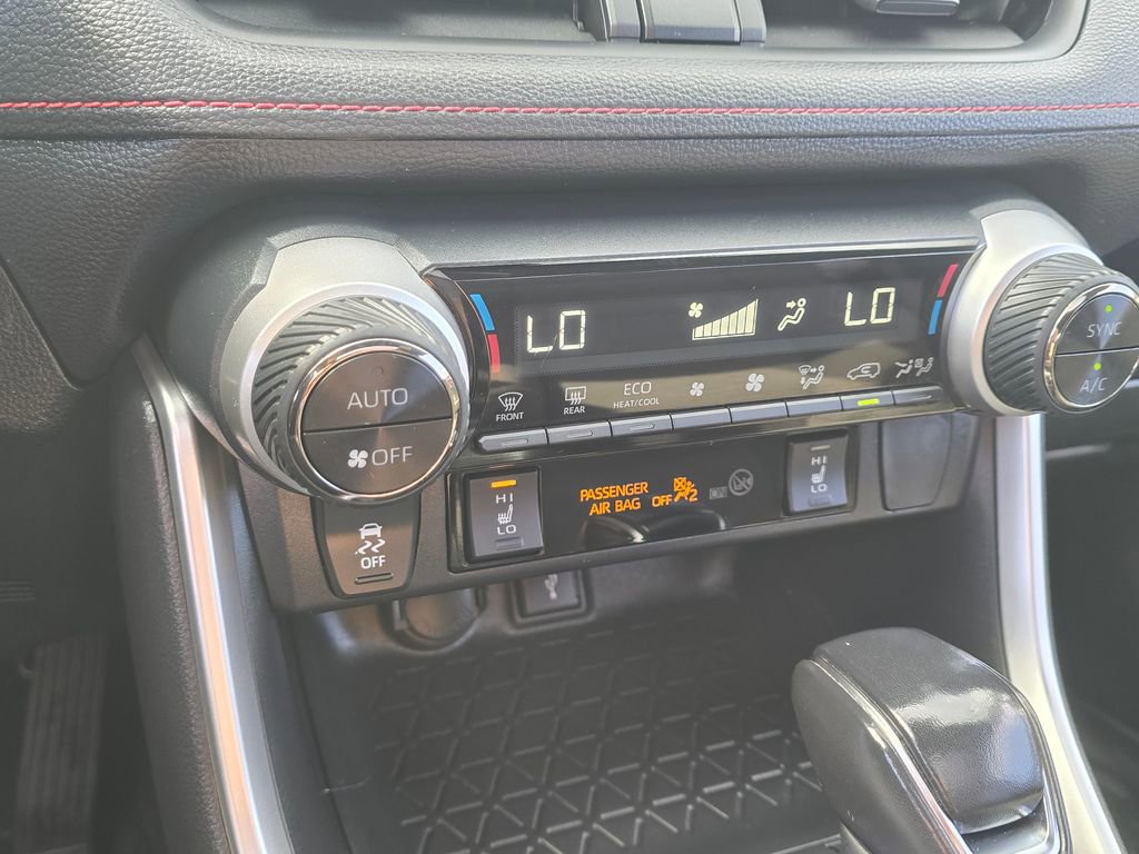 Used 2021 Toyota RAV4 SE w/ Weather & Moonroof Package AWD/4WD image 23