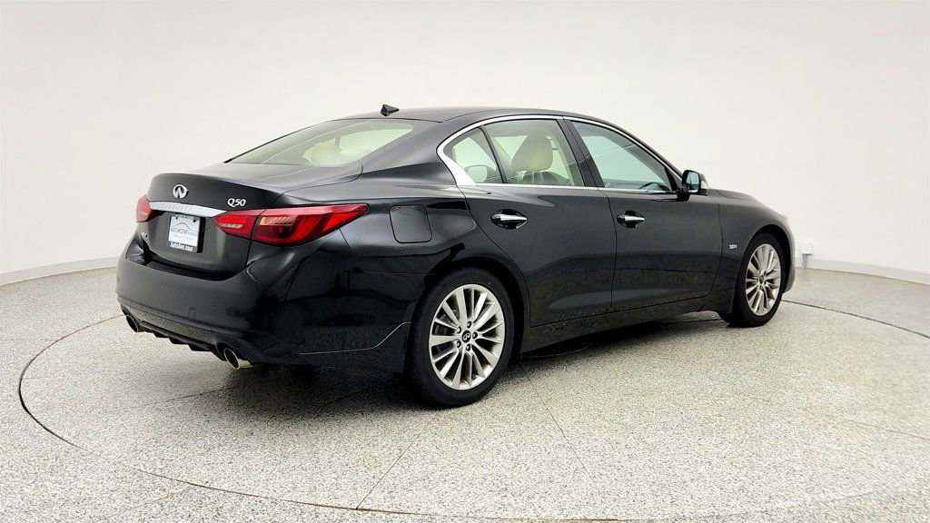 Used 2019 INFINITI Q50 Luxe w/ Essential Package (3.0T Luxe) AWD/4WD image 5