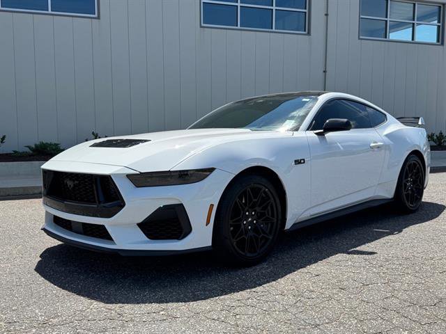 Used 2025 Ford Mustang GT w/ GT Performance Package RWD image 7