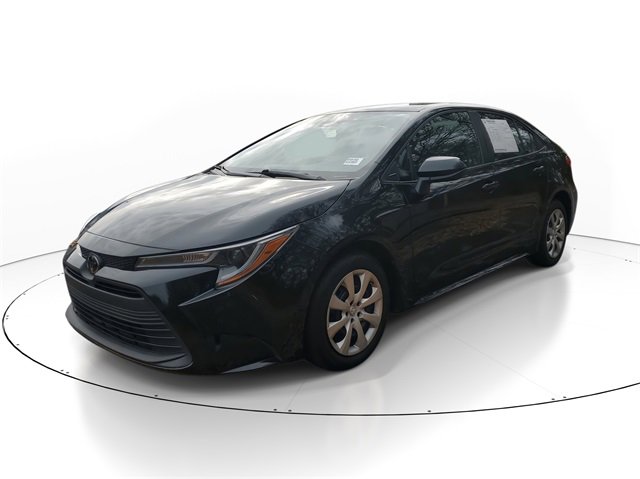Used 2024 Toyota Corolla LE image 3