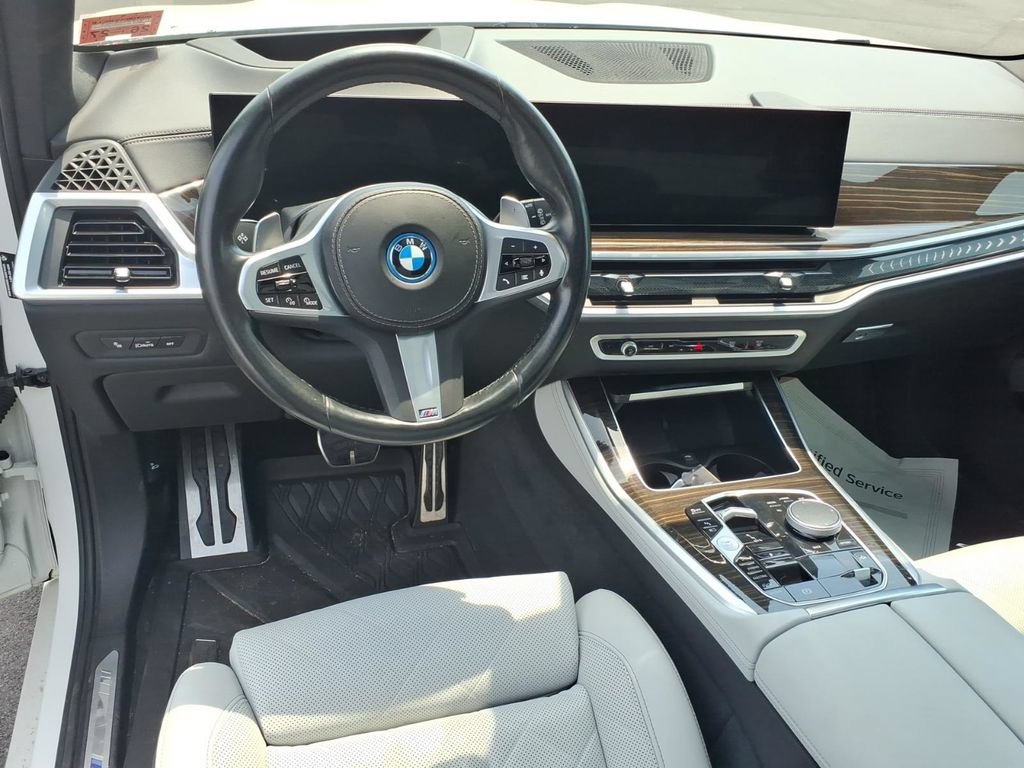Used 2024 BMW X5 xDrive50e w/ M Sport Package AWD/4WD image 16