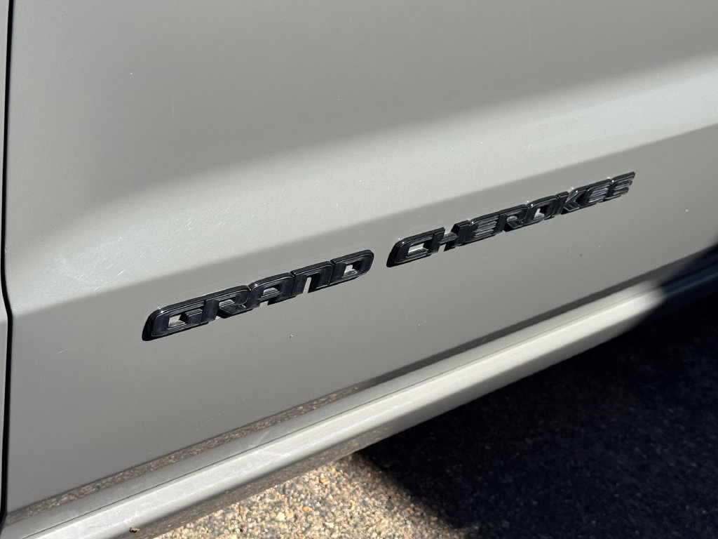 Used 2021 Jeep Grand Cherokee Laredo X AWD/4WD image 7