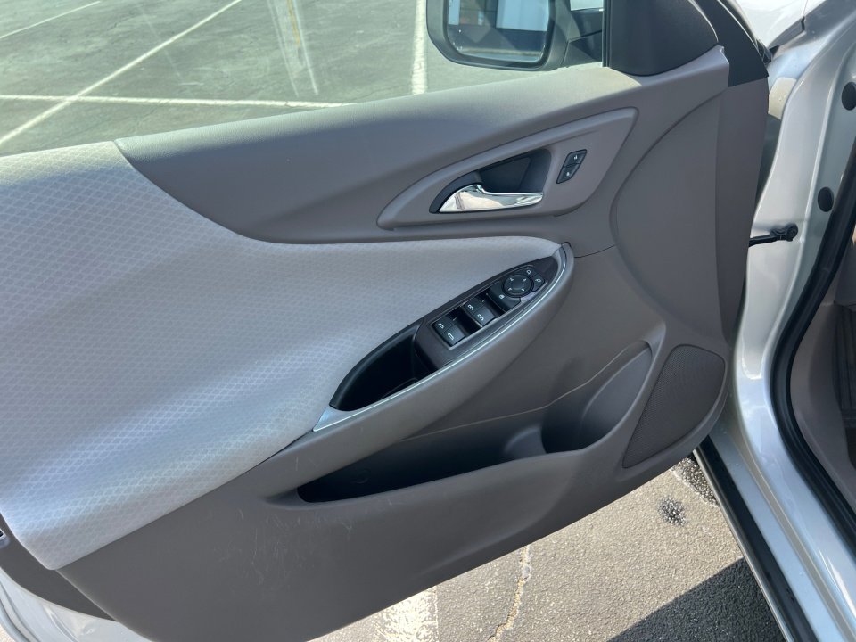 Used 2017 Chevrolet Malibu Hybrid w/ Driver Confidence Package image 36