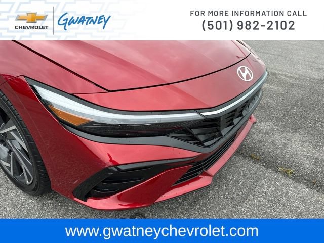 Used 2025 Hyundai Elantra SEL FWD image 13