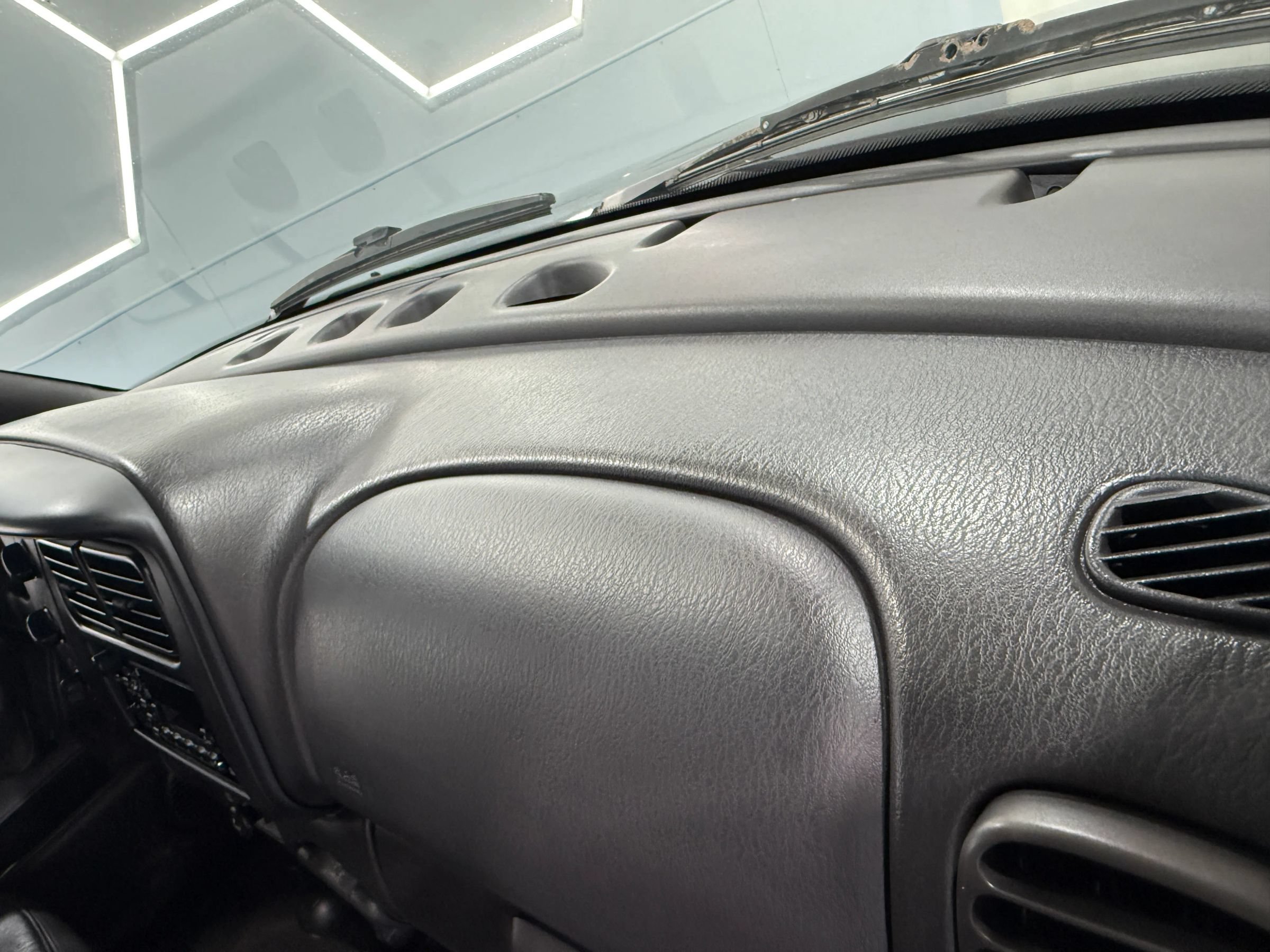 Used 2000 Dodge Durango 4WD image 26