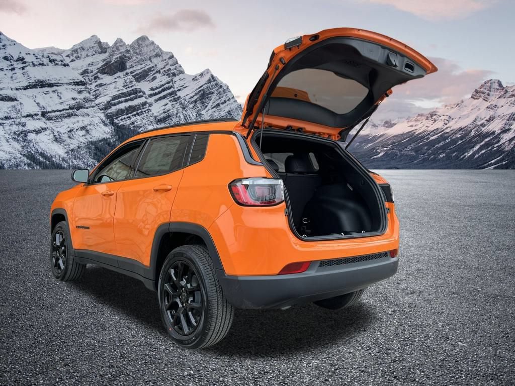 New 2026 Jeep Compass Latitude AWD/4WD image 18