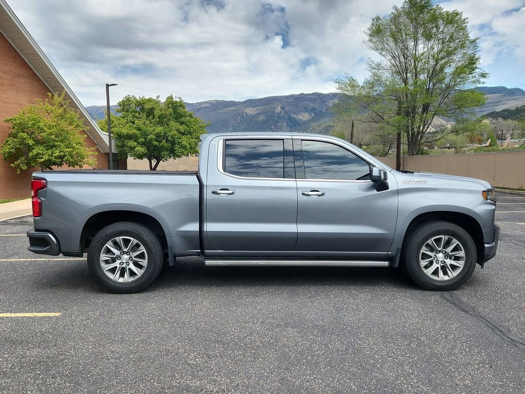 Used 2021 Chevrolet Silverado 1500 High Country w/ Technology Package AWD/4WD image 2