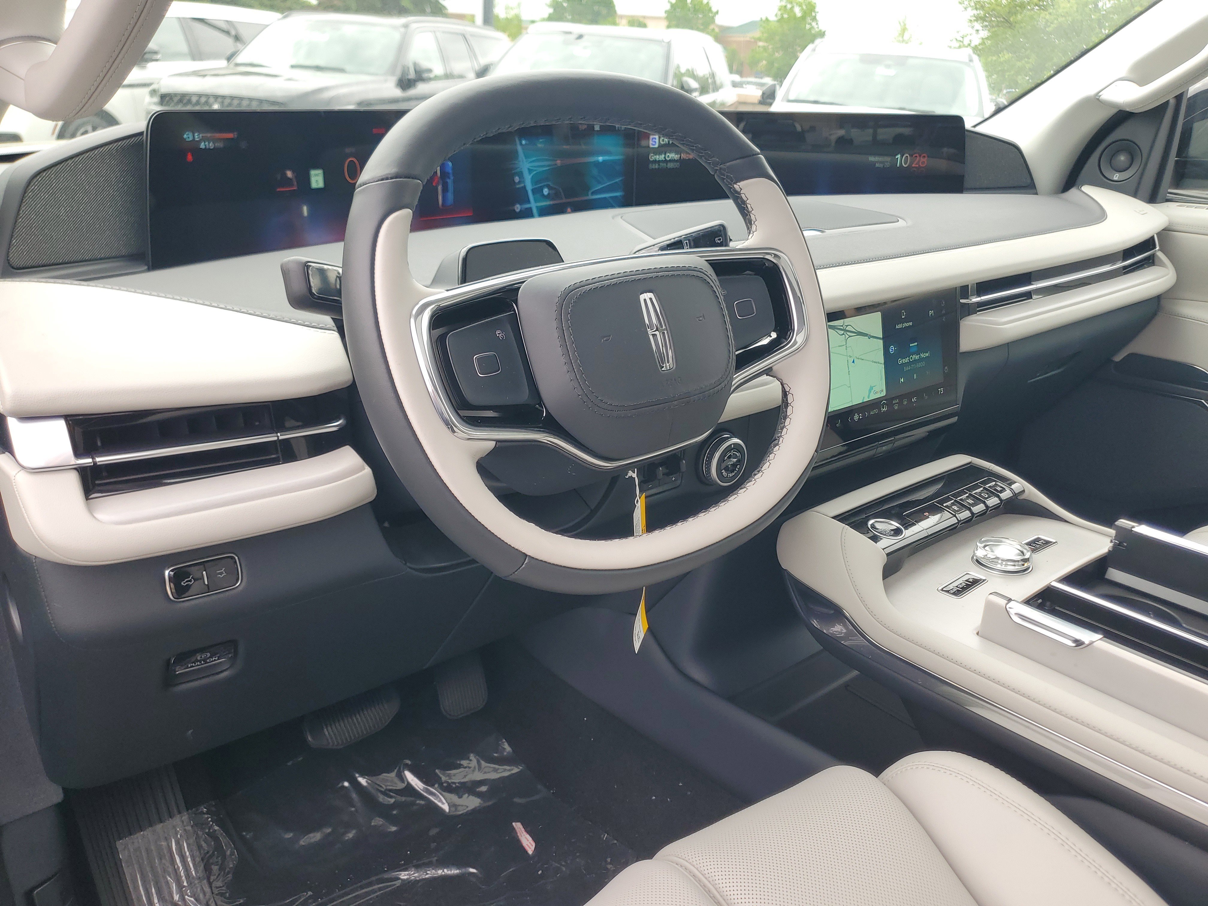 New 2026 Lincoln Navigator Reserve w/ Jet Appearance Package AWD/4WD image 12
