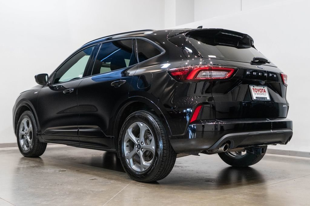 Used 2023 Ford Escape ST-Line Select AWD/4WD image 7