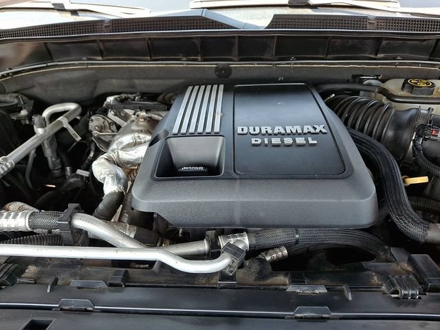 Used 2021 Chevrolet Suburban Premier w/ Premium Package AWD/4WD image 32