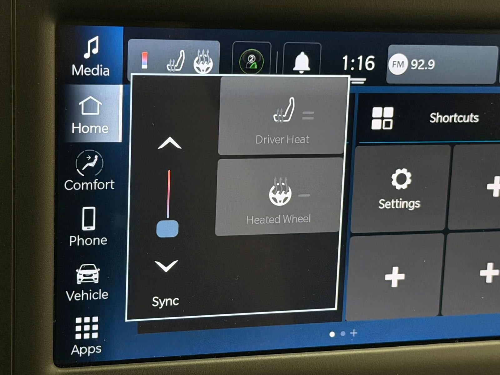 Used 2023 Chrysler Voyager LX image 29