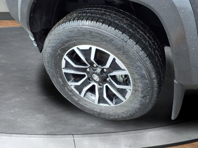 Used 2023 Toyota Tacoma TRD Sport w/ Advanced Technology Package image 19