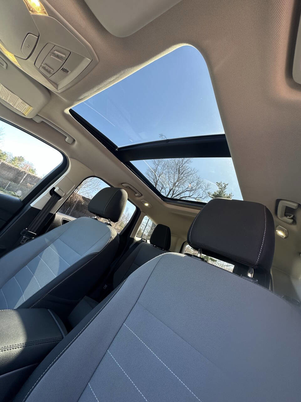 Used 2016 Ford Escape SE w/ SE Cold Weather Package image 25