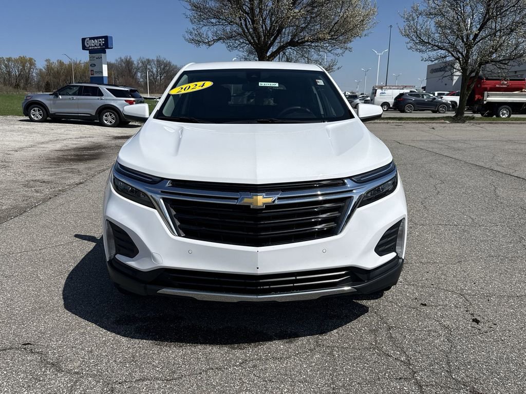 Used 2024 Chevrolet Equinox LT image 3