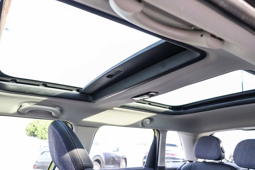 Used 2025 MINI Cooper S FWD image 29