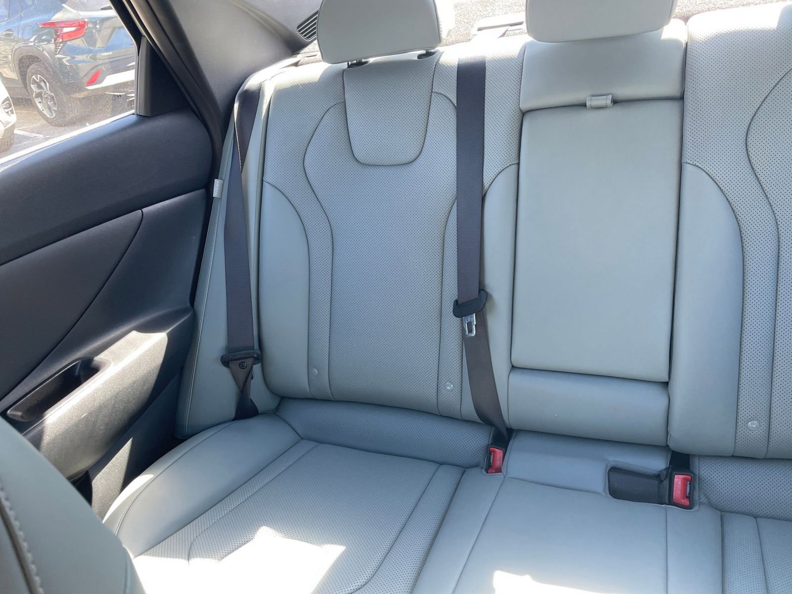 Used 2025 Hyundai Elantra Limited image 41