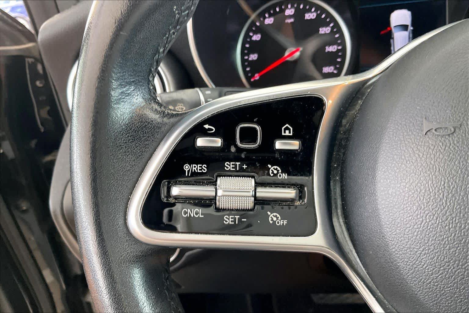 Used 2020 Mercedes-Benz GLC 300 image 23