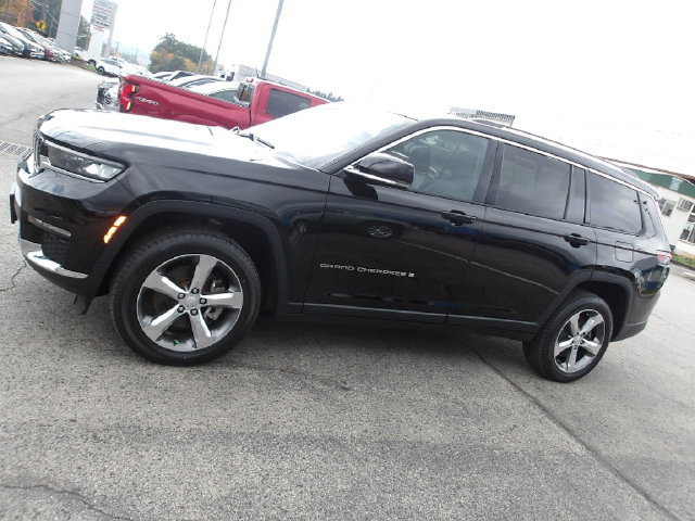 Used 2022 Jeep Grand Cherokee L Limited AWD/4WD image 4