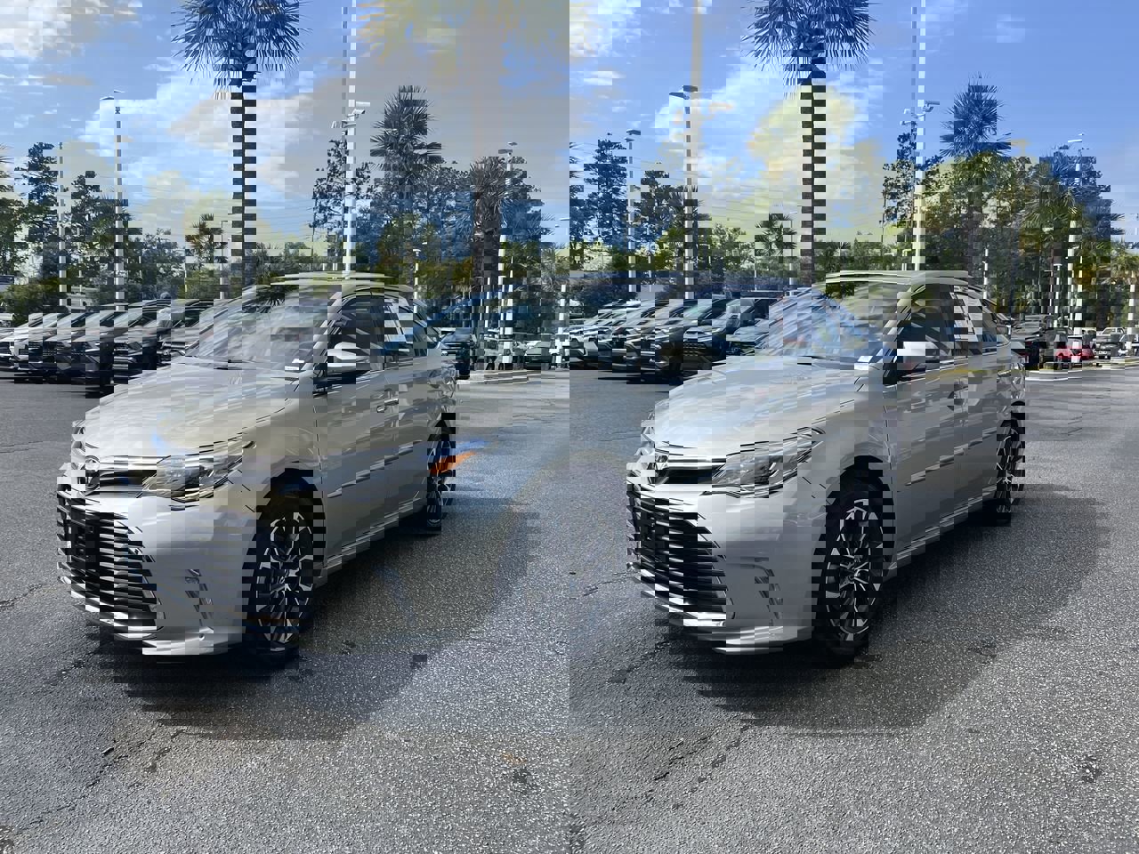 Used 2017 Toyota Avalon XLE Premium w/ Protection Package image 5