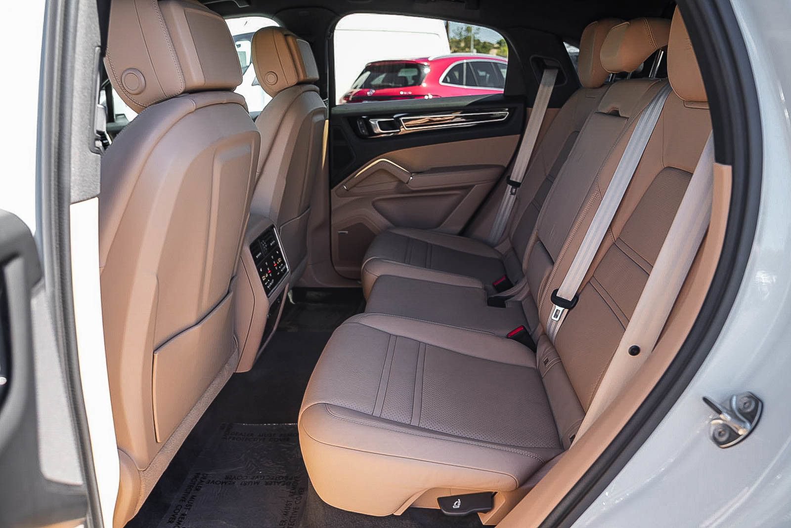 Used 2023 Porsche Cayenne Platinum Edition AWD/4WD image 20
