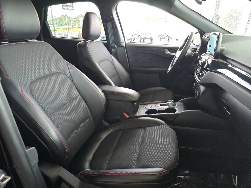Used 2025 Ford Escape ST-Line AWD/4WD image 21
