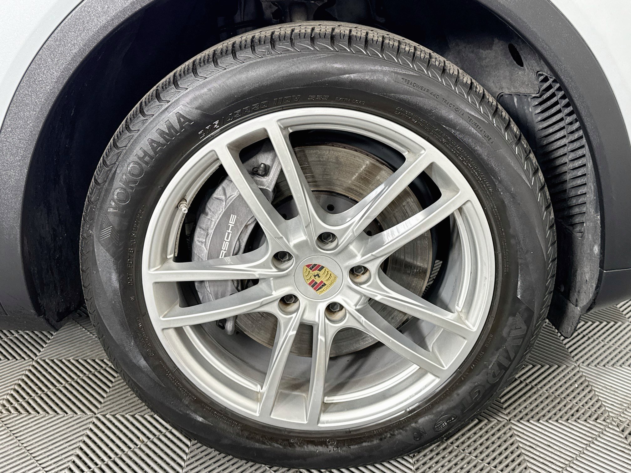 Used 2023 Porsche Cayenne AWD/4WD image 52