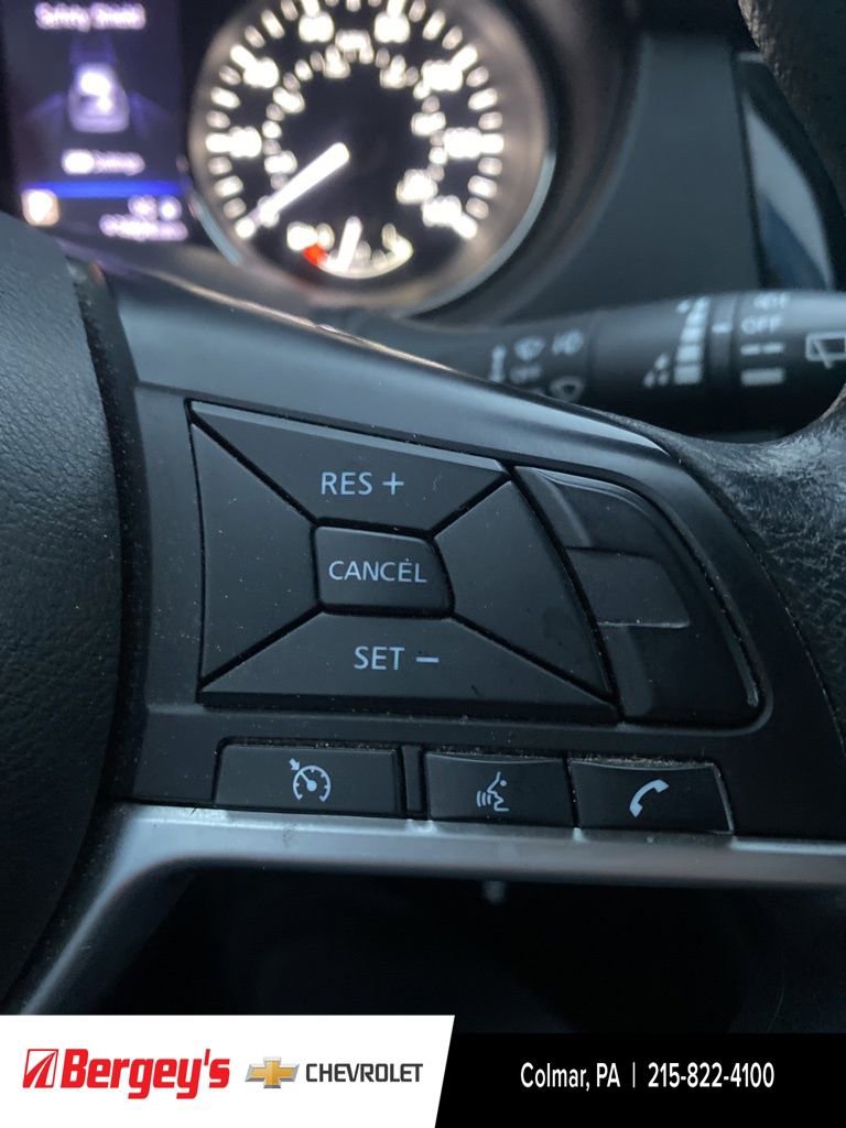 Used 2018 Nissan Rogue S image 34