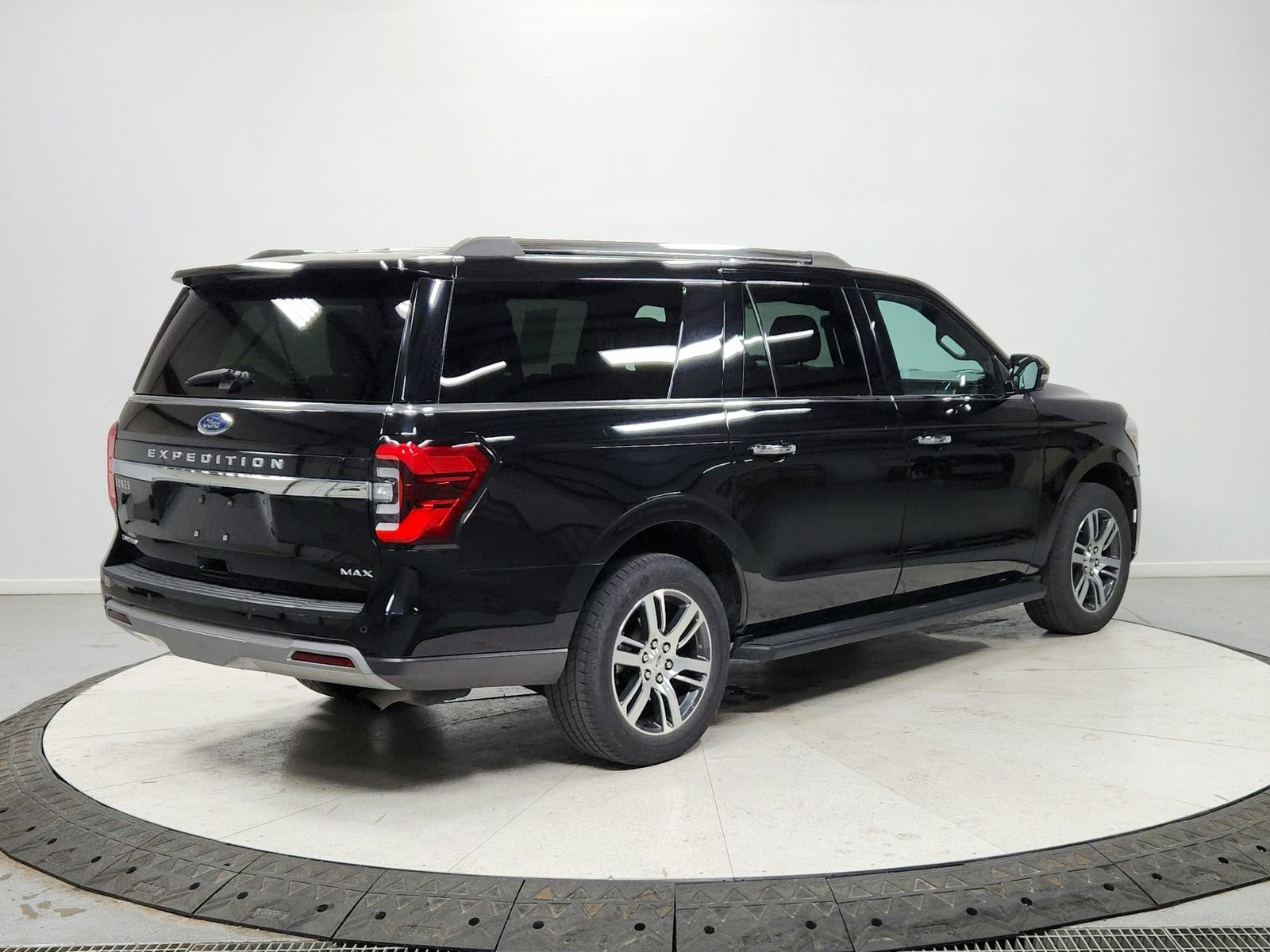 Used 2024 Ford Expedition Max Limited image 7