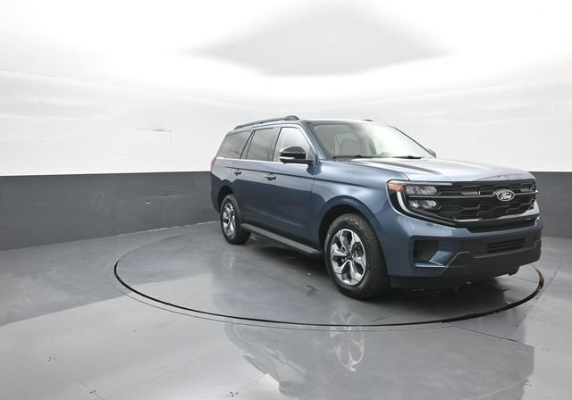 New 2027 Ford Expedition Active AWD/4WD image 2