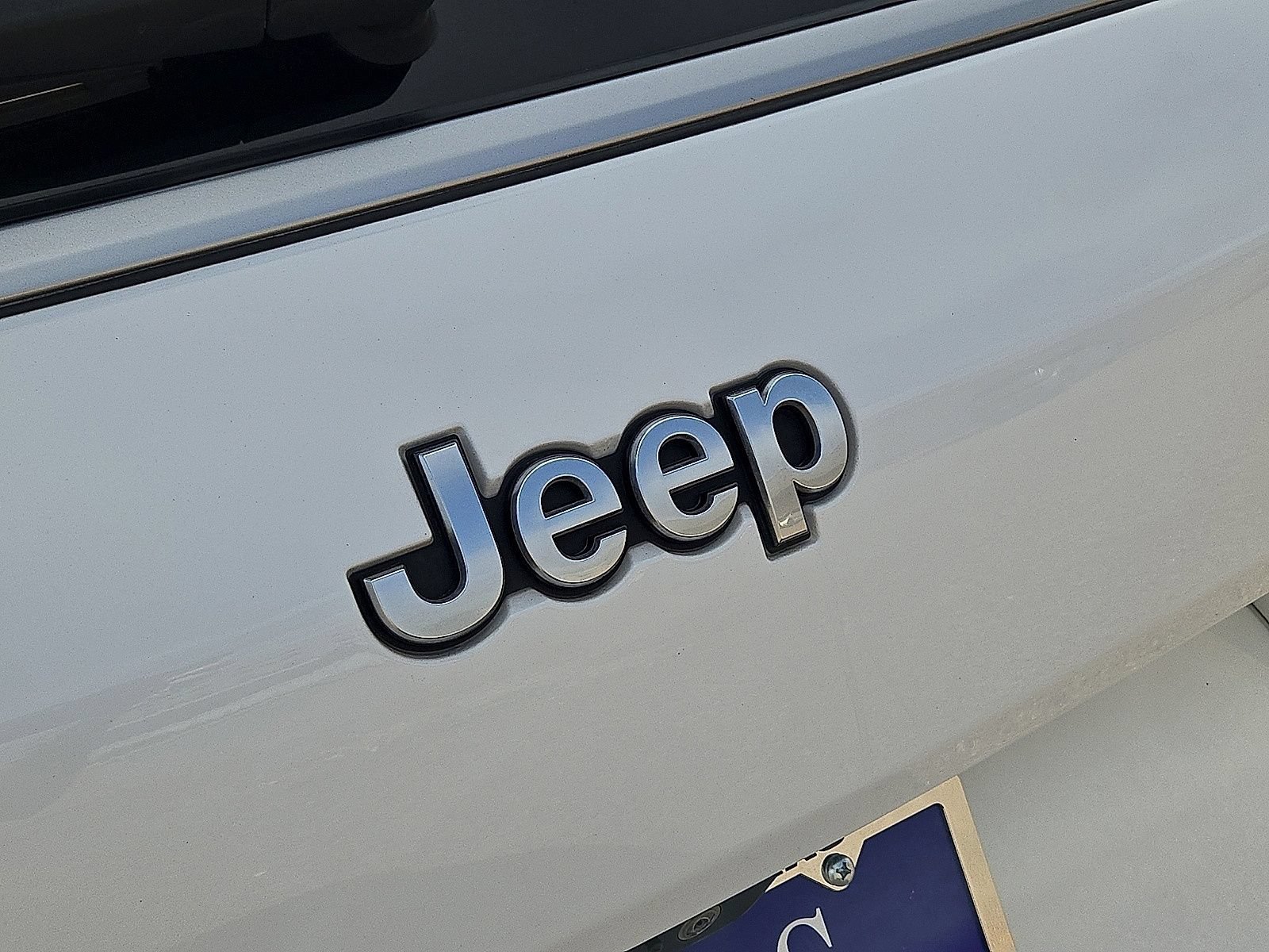 Used 2023 Jeep Grand Cherokee L Summit w/ MOPAR Finishing Package AWD/4WD image 11