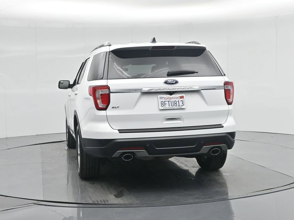 Used 2018 Ford Explorer XLT image 31