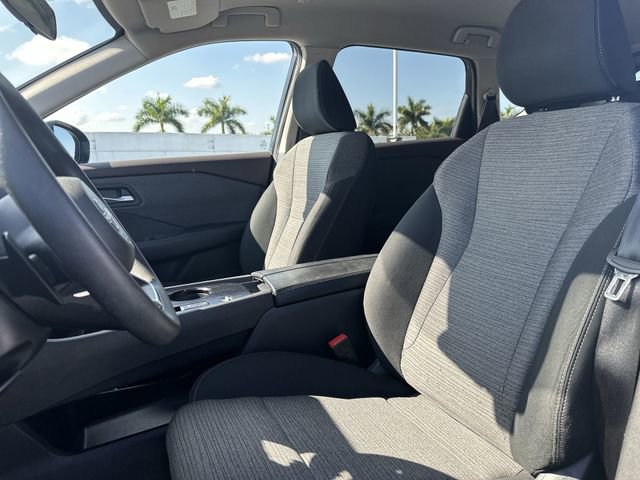 Used 2023 Nissan Rogue SV image 16