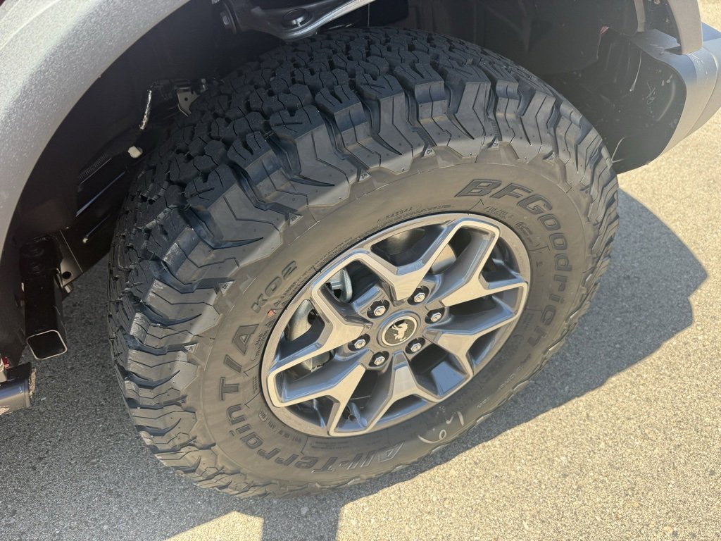 New 2025 Ford Bronco Badlands image 3