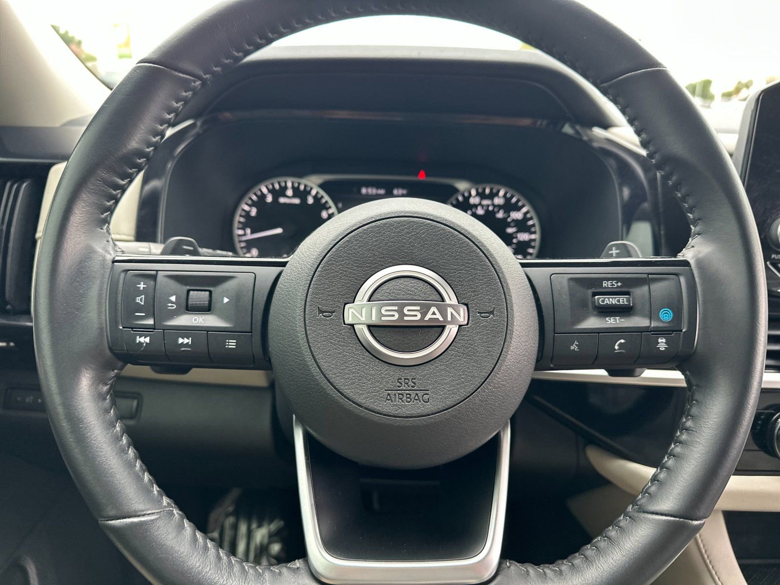 Used 2022 Nissan Pathfinder SV FWD image 23