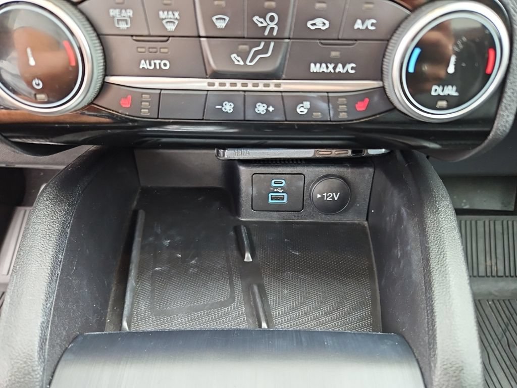 Used 2022 Ford Escape SEL w/ Technology Package FWD image 22