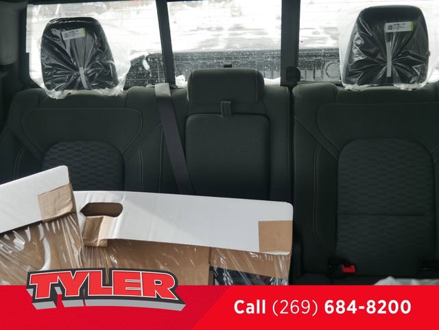 New 2026 RAM 1500 4x4 Crew Cab image 40