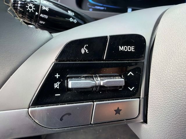 Certified 2025 Hyundai Elantra Sport FWD image 28