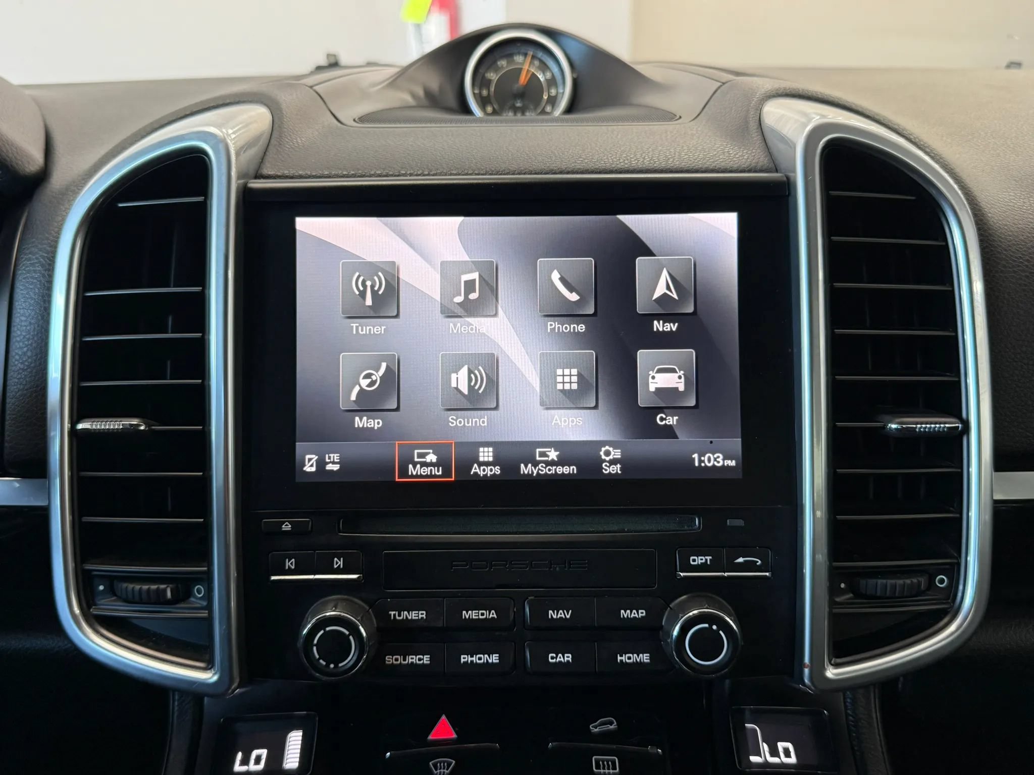 Used 2017 Porsche Cayenne Platinum Edition AWD/4WD image 49