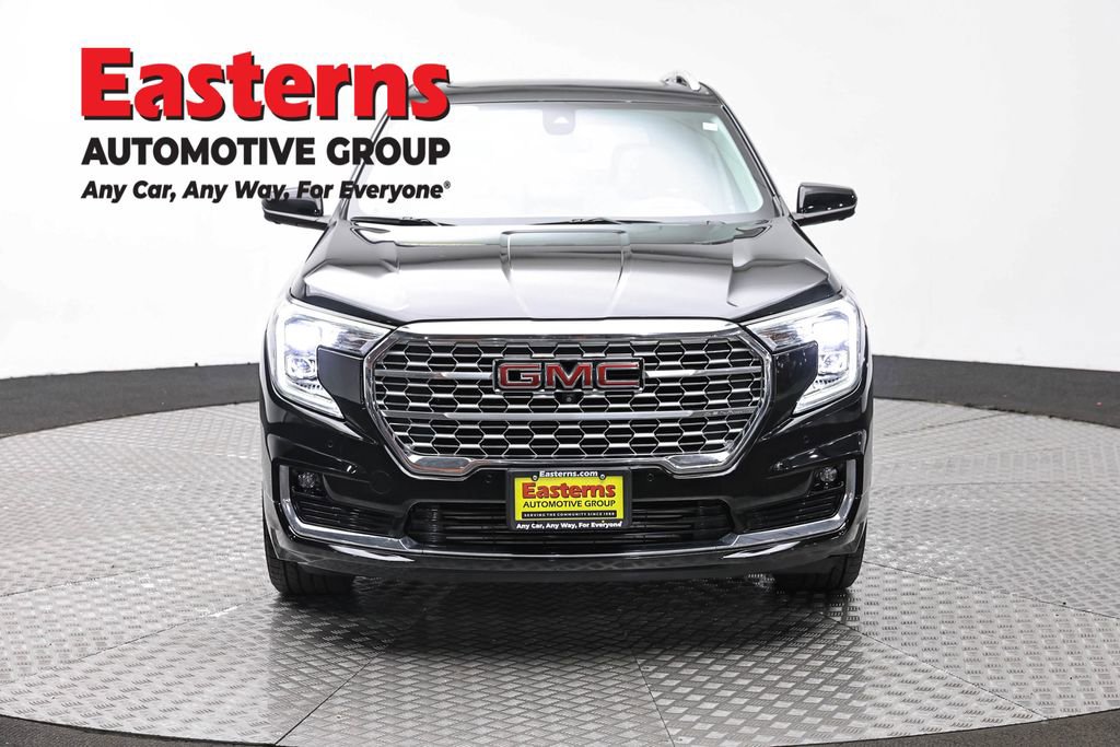 Used 2022 GMC Terrain Denali w/ Denali Premium Package AWD/4WD image 2