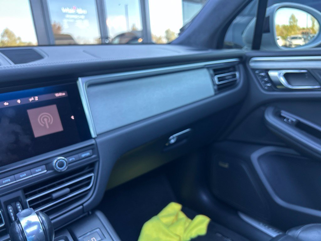Used 2020 Porsche Macan Turbo AWD/4WD image 23