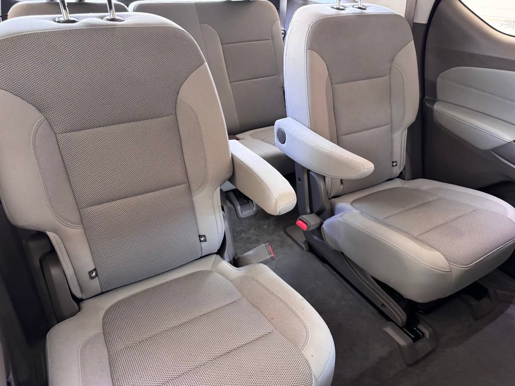 Used 2020 Chevrolet Traverse LT FWD image 19