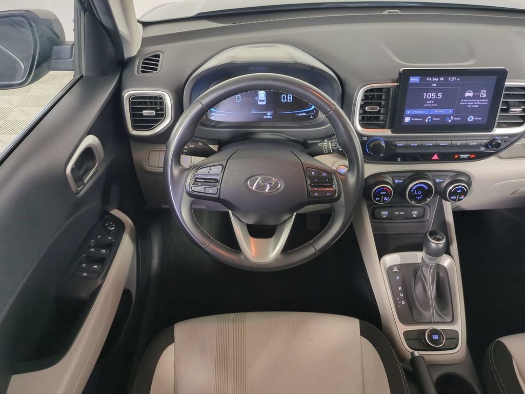 Used 2025 Hyundai Venue SEL FWD image 22