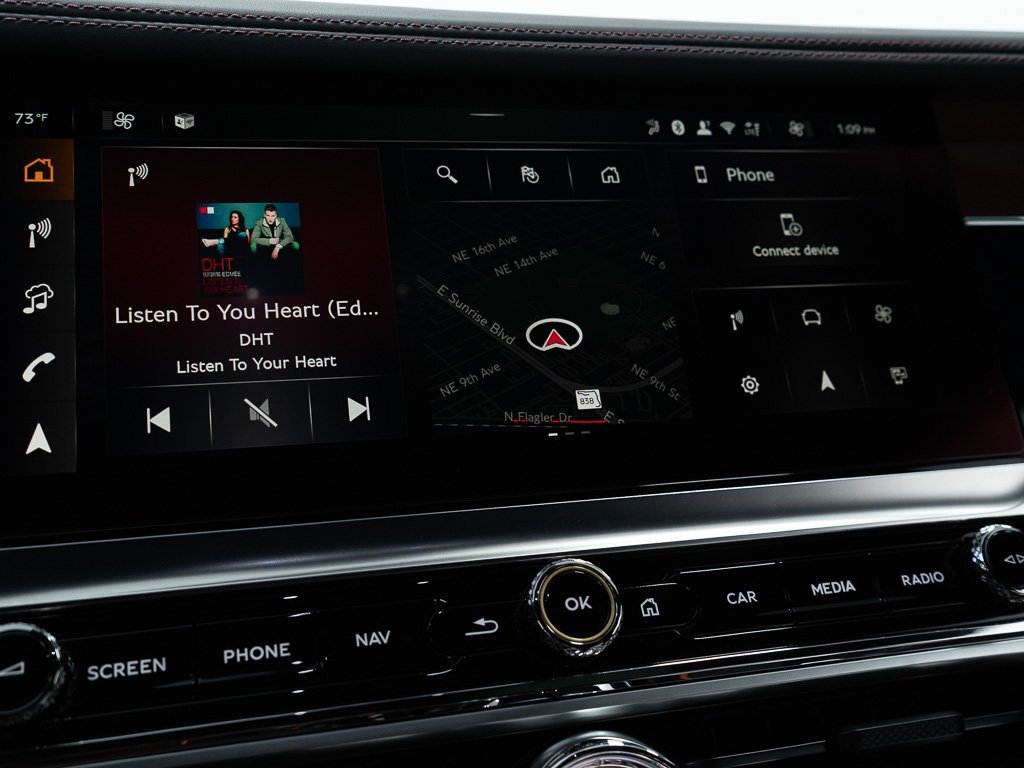 Certified 2025 Bentley Flying Spur Plug-In Hybrid image 40