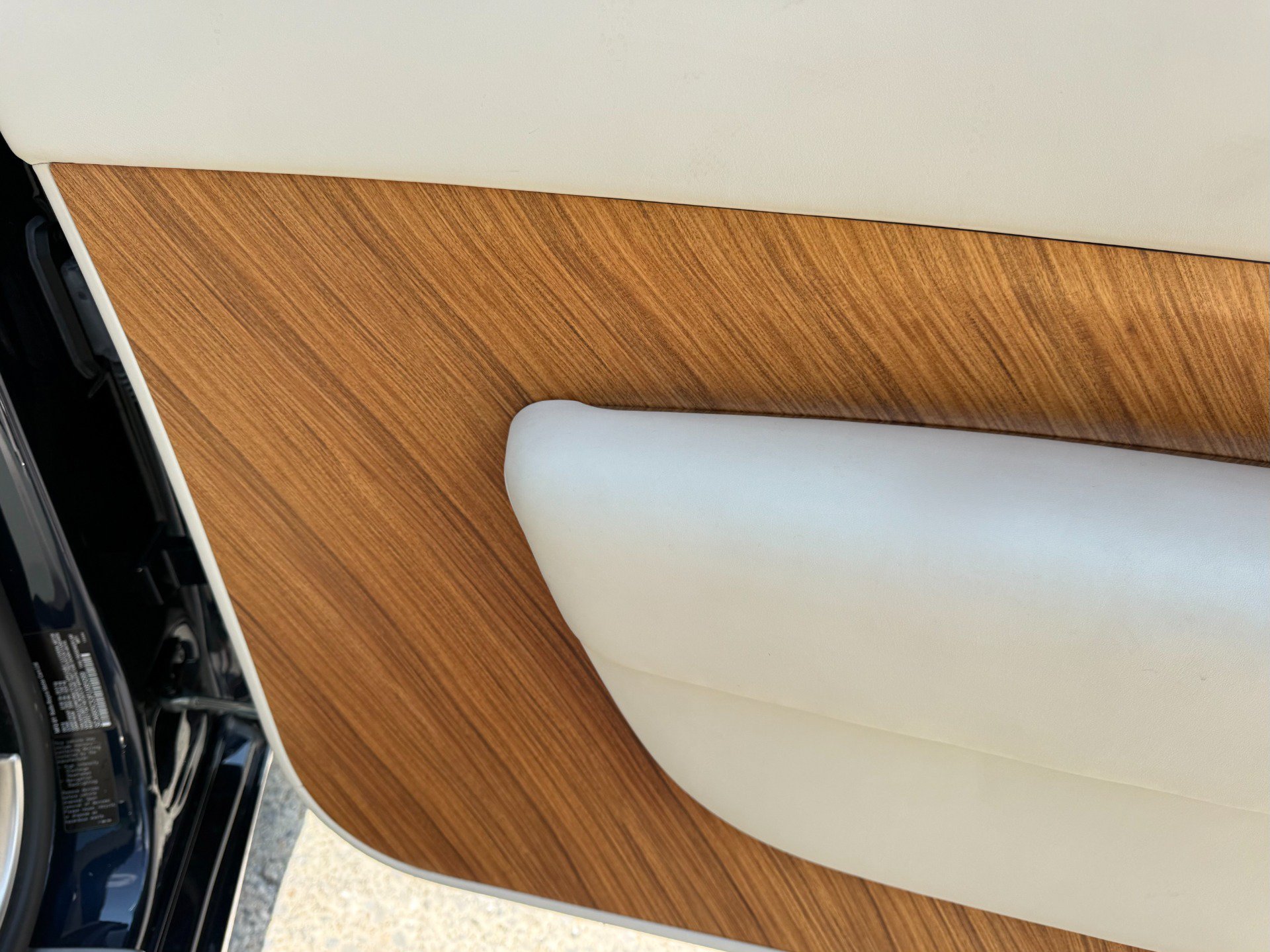 Used 2015 Rolls-Royce Wraith RWD image 32