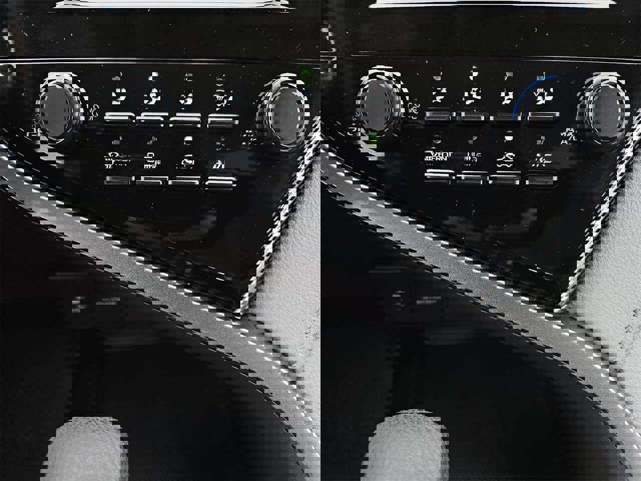 Used 2018 Toyota Camry LE image 20