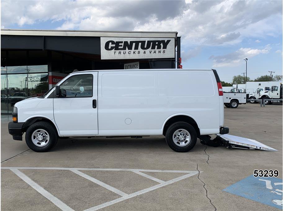 Used 2021 Chevrolet Express 3500 w/ Driver Convenience Package RWD image 6