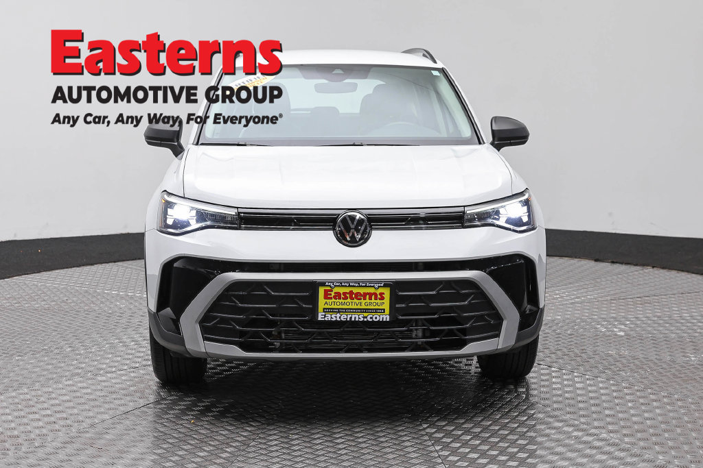 Used 2025 Volkswagen Taos S AWD/4WD image 3