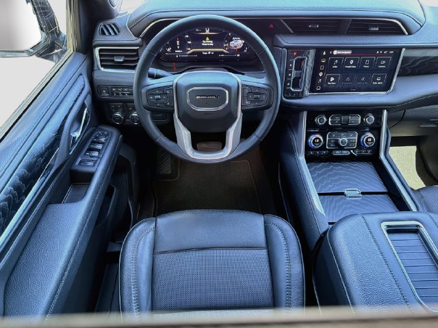 Used 2024 GMC Yukon Denali AWD/4WD image 18