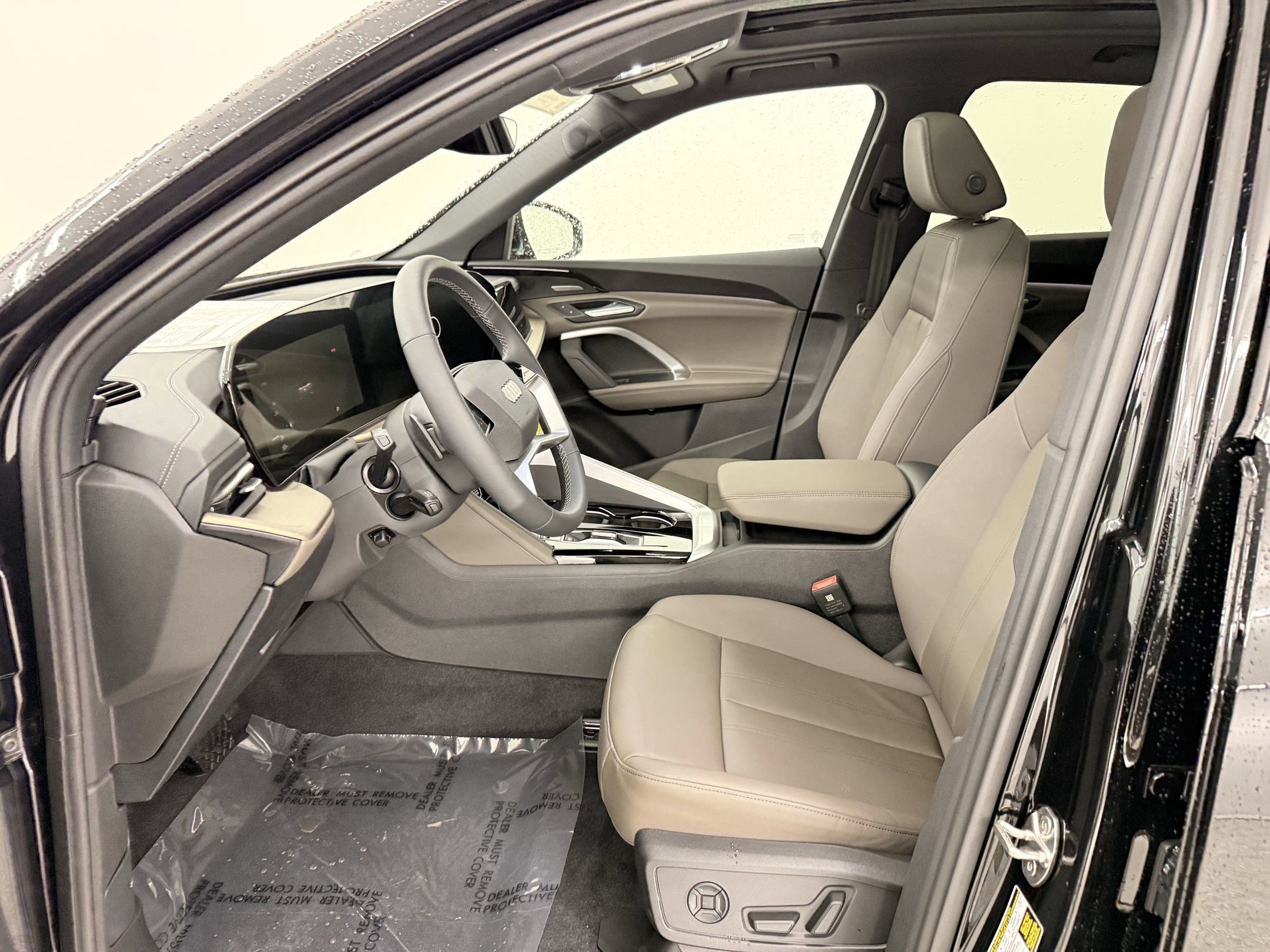 Used 2025 Audi Q5 Premium Plus w/ Premium Plus AWD/4WD image 5